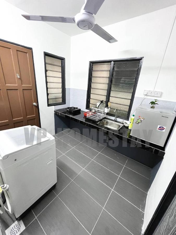 Vp Homestay - Malay Only Ipoh Buitenkant foto