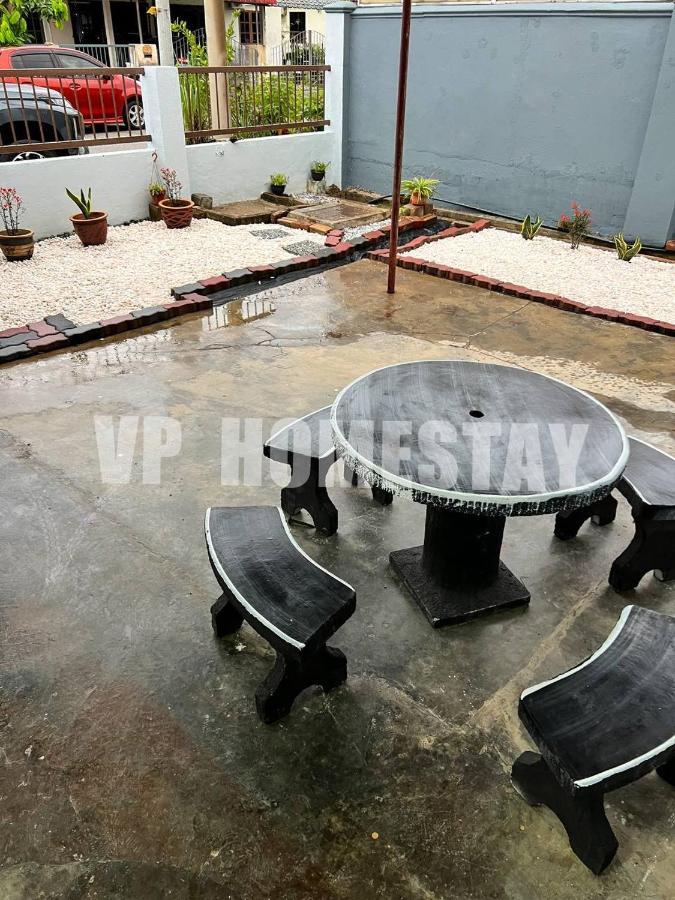 Vp Homestay - Malay Only Ipoh Buitenkant foto
